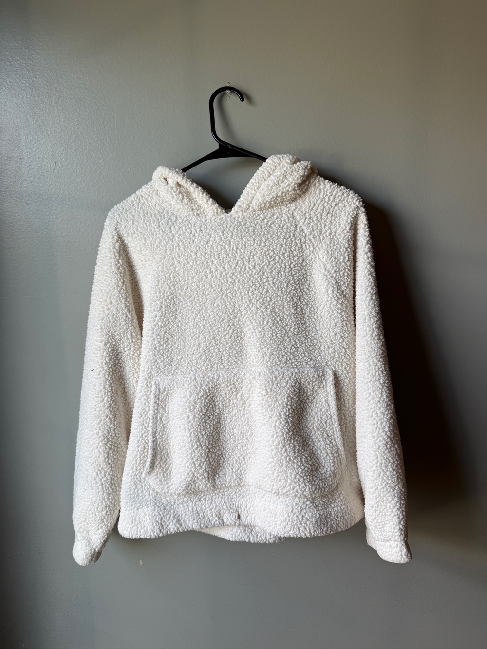 American Eagle Cream Sherpa Pullover Hoodie Women’s Size Medium